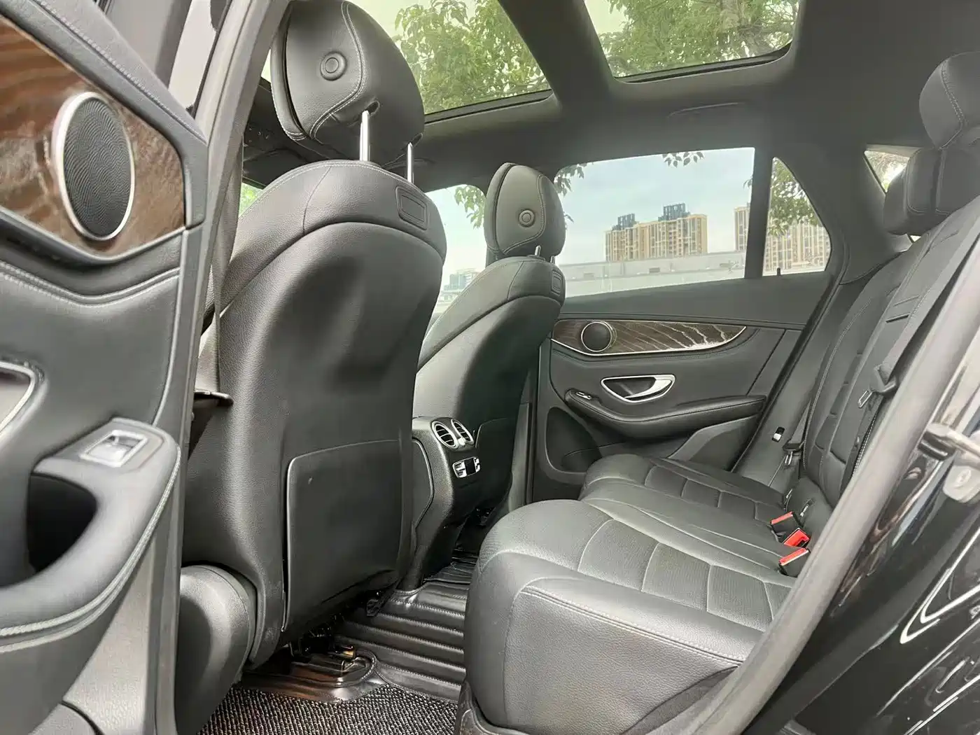 Photo 6 - Mercedes-Benz GLC