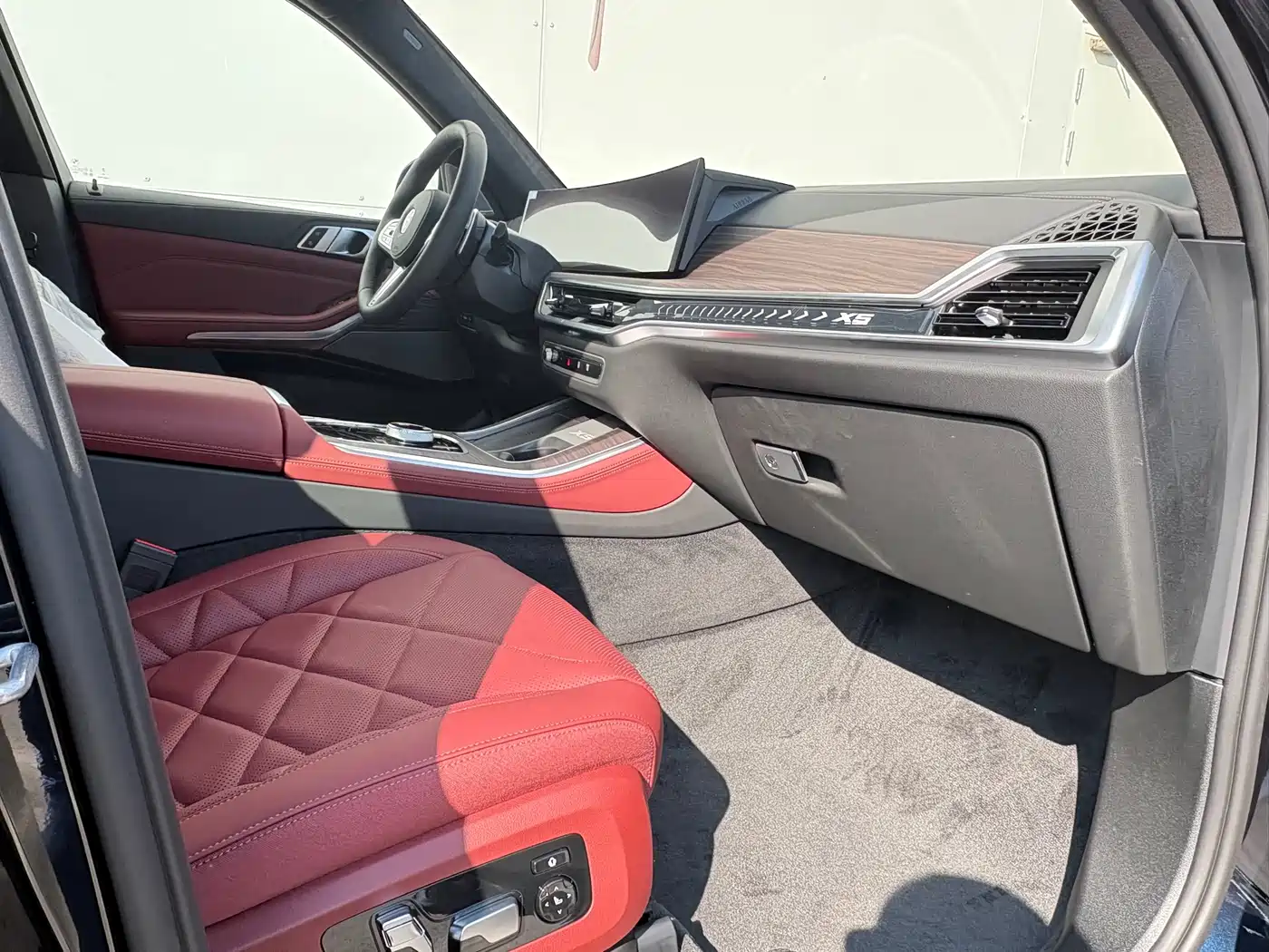 BMW X5 2025 Model xDrive 40Li M Sport Blackout Package фото 10