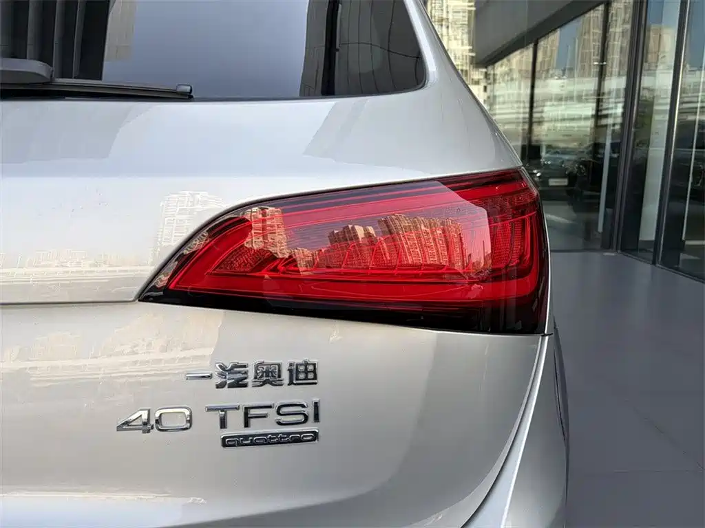 Audi Q5 2018 Collector's Edition 40 TFSI Technology фото 13