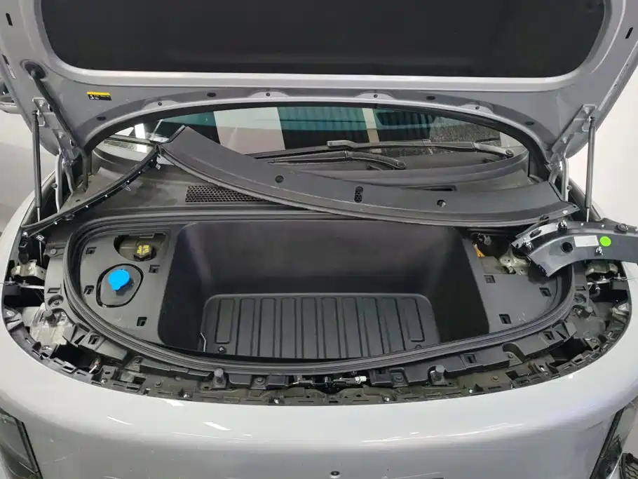 Photo 10 - Li Auto i6