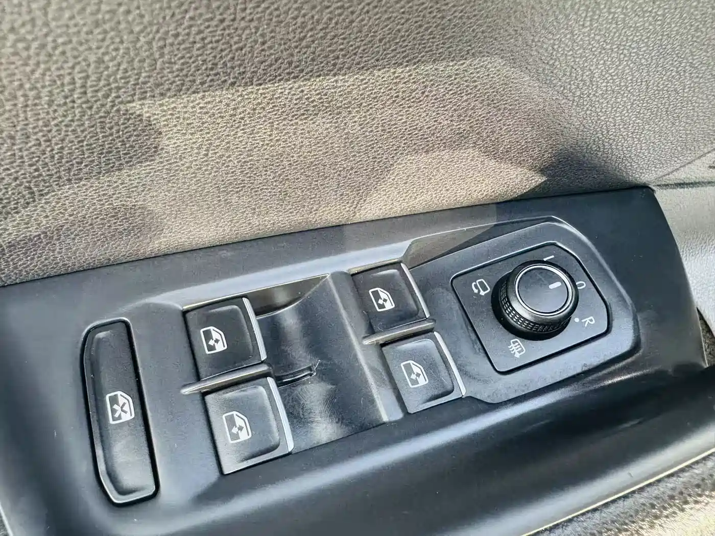 Volkswagen FAW-Volkswagen CC 2019 330TSI Charm Edition China VI фото 19