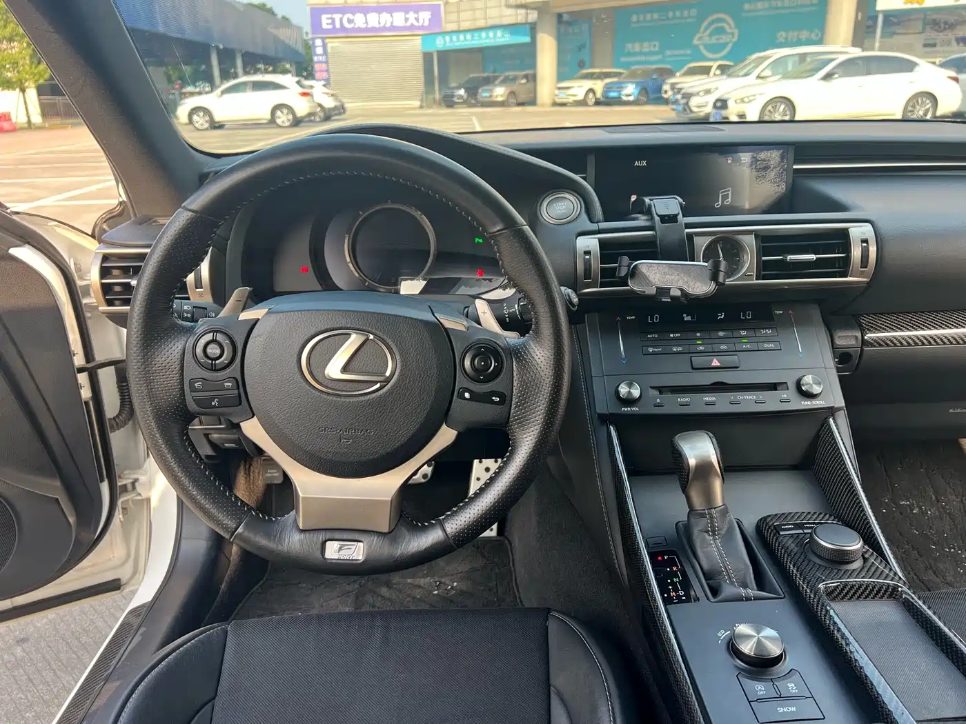 Lexus IS 2015 200t F SPORT фото 7