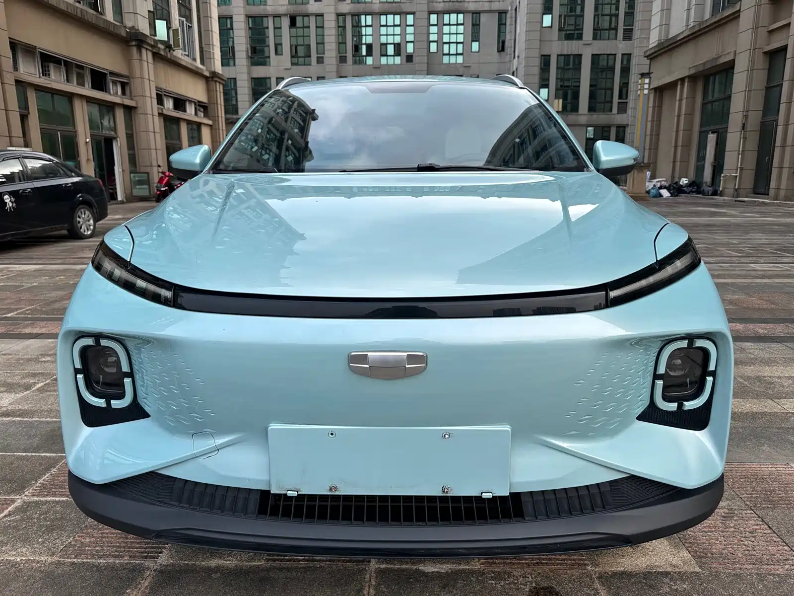 Фото 2 - Geely Geometry E Firefly