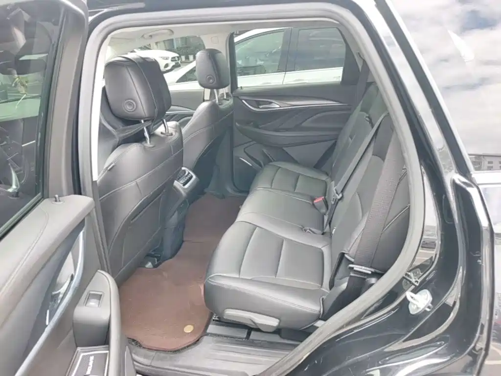 Фото 17 - Buick Enclave