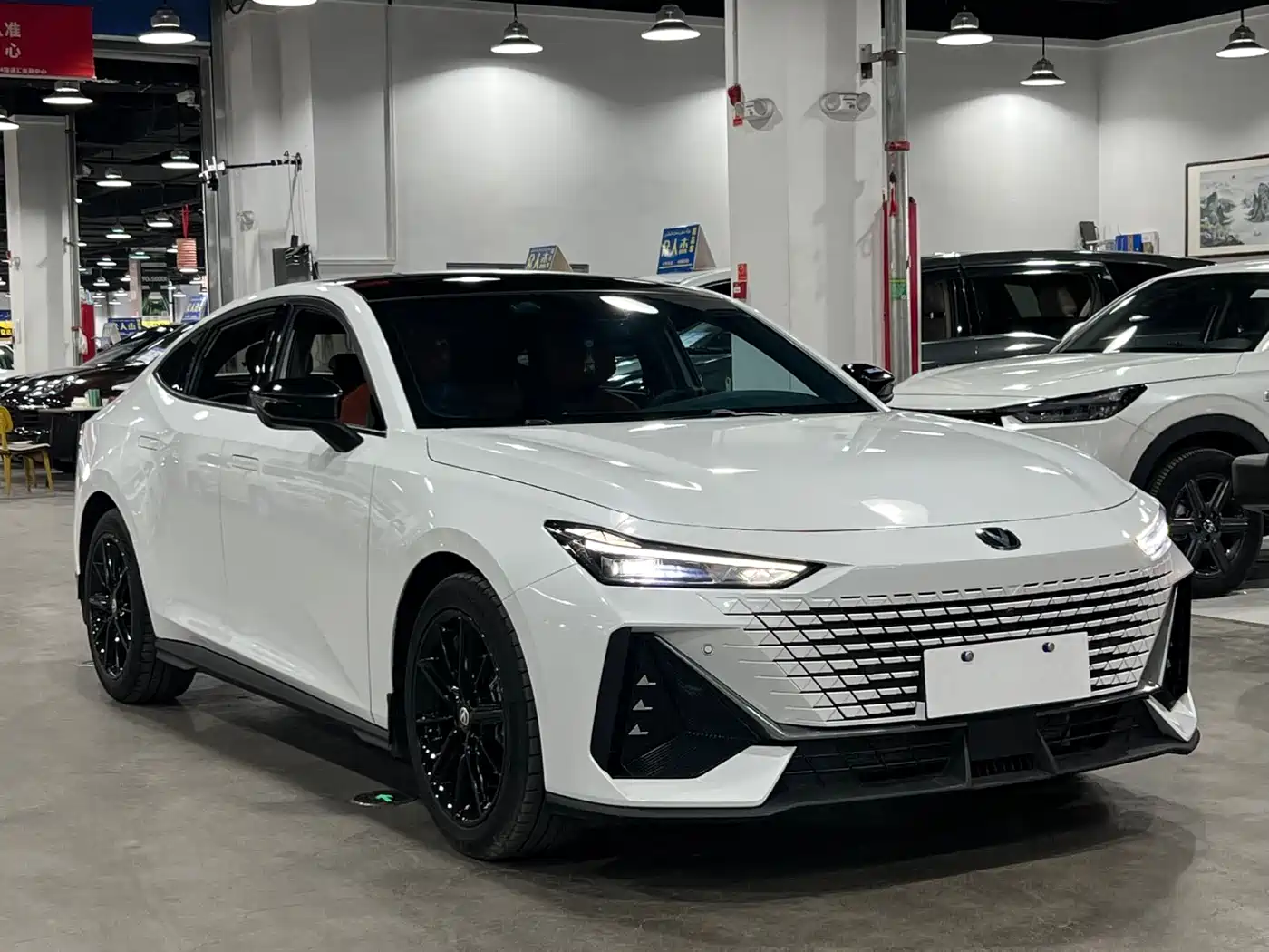 CHANGAN UNI-V