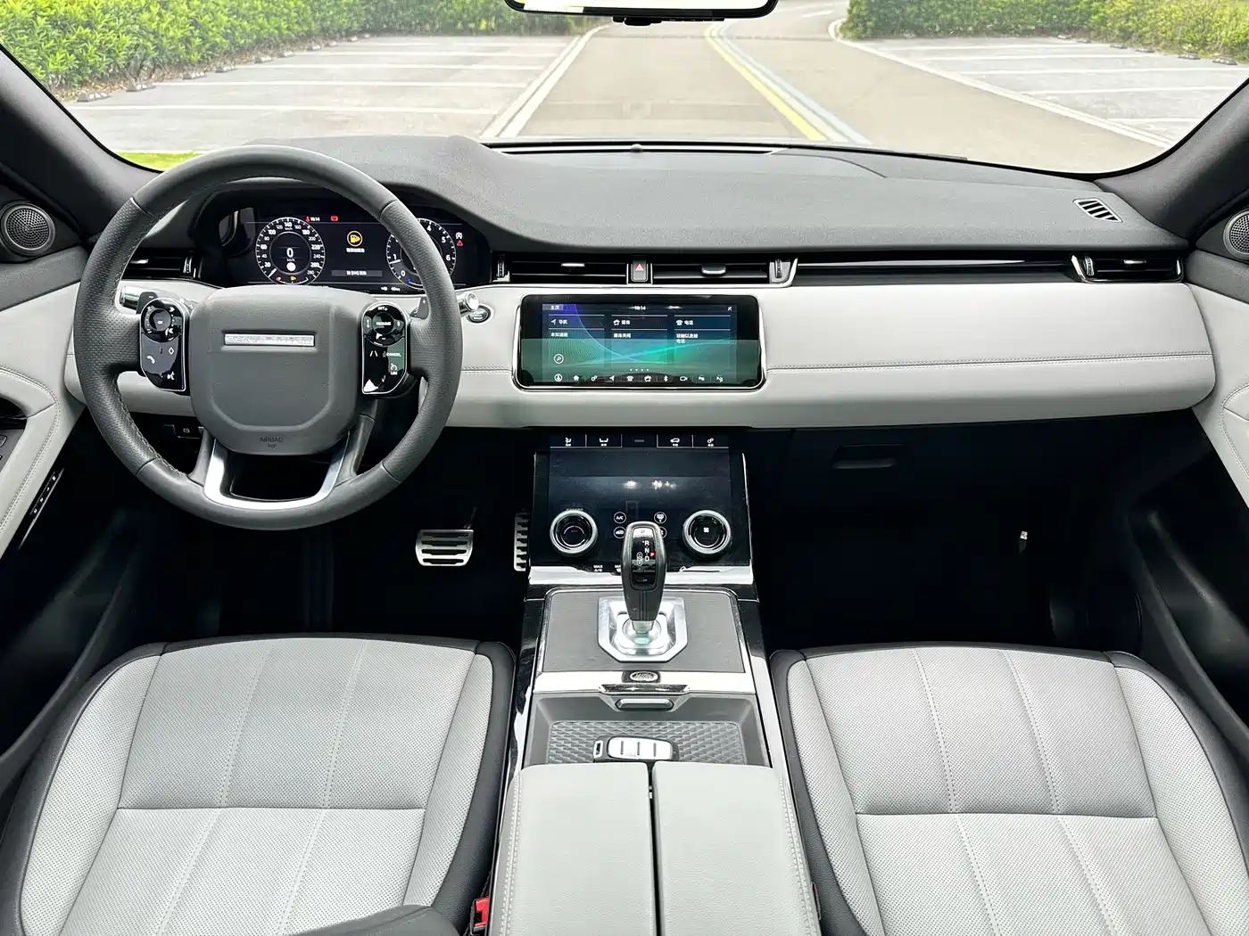 Land Rover Range Rover Evoque 2020 249PS R-DYNAMIC SE Sport Tech Edition фото 15