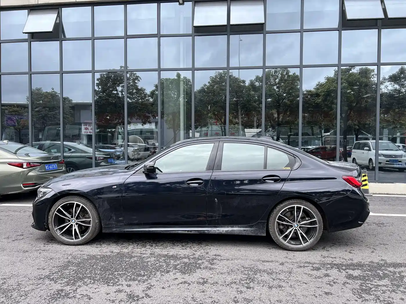 BMW 3 Series 2022 330i M Sport Shadow Edition фото 6