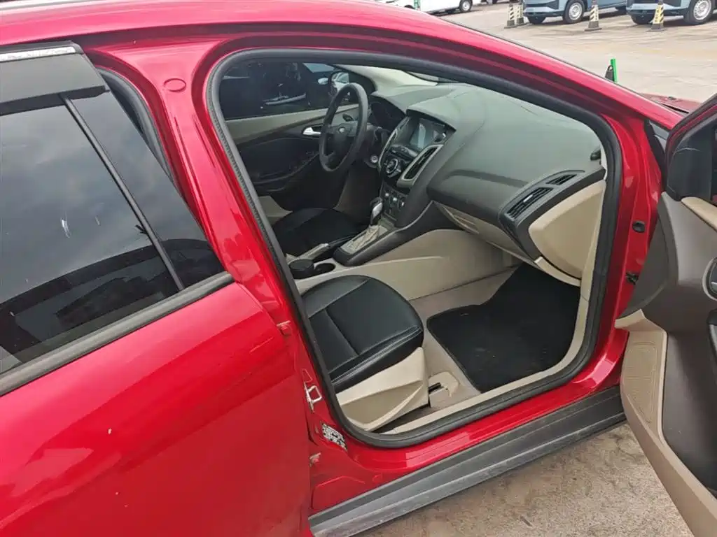 Ford Focus 2015 2012 Sedan 1.6L Automatic Comfort