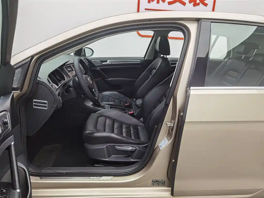Volkswagen Golf 2016 230TSI Automatic Luxury фото 10