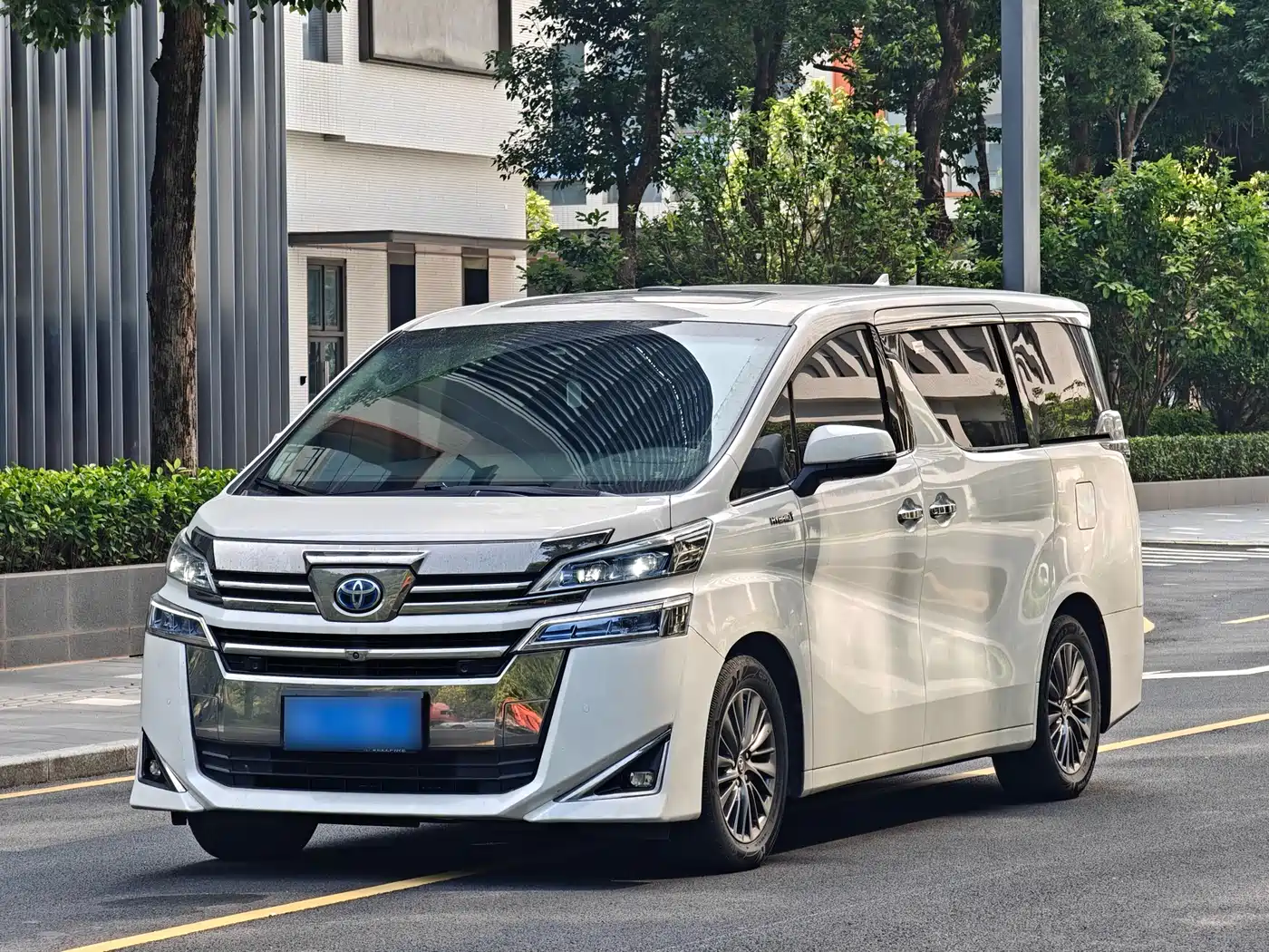 Toyota Vellfire 2020 Twin Engine 2.5L HV Luxury Edition