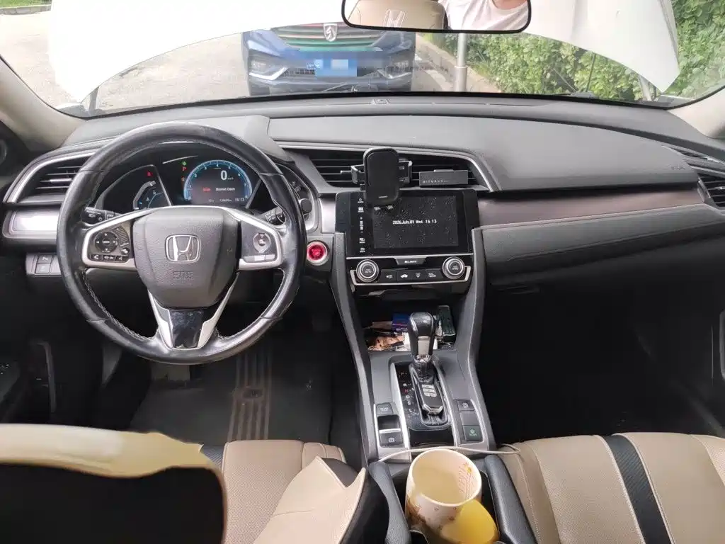 صورة 13 - Honda Civic