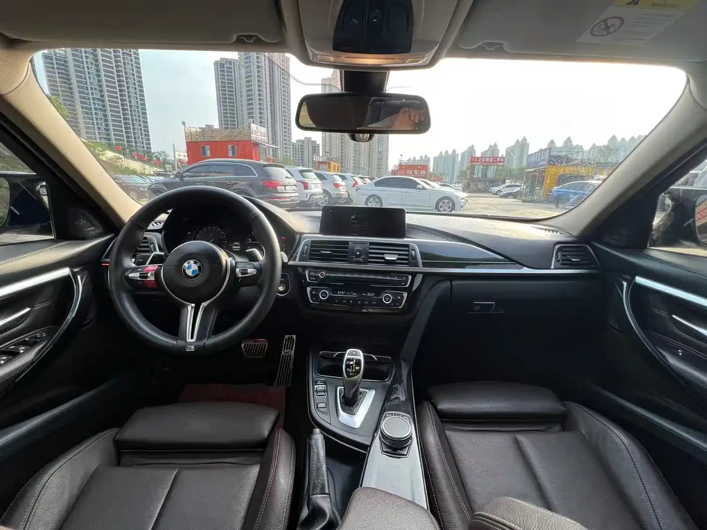 BMW 3 Series 2018 330Li M Sport Black Night Edition фото 10