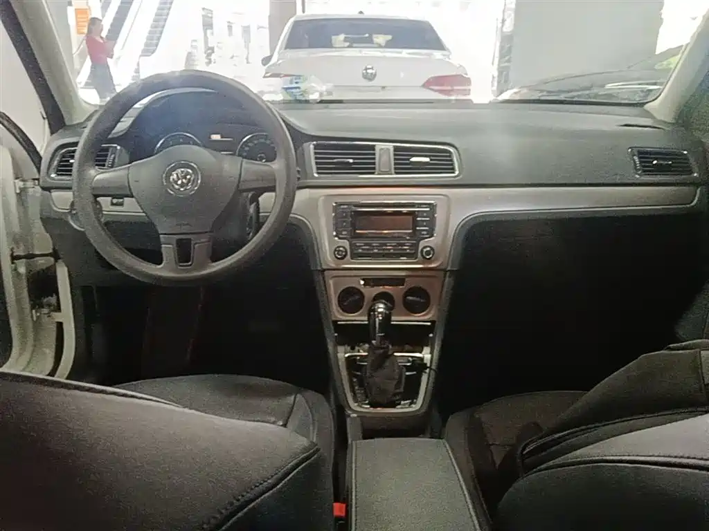 Volkswagen Lavida 2013 Facelift Classic 1.6L Automatic Comfort фото 10