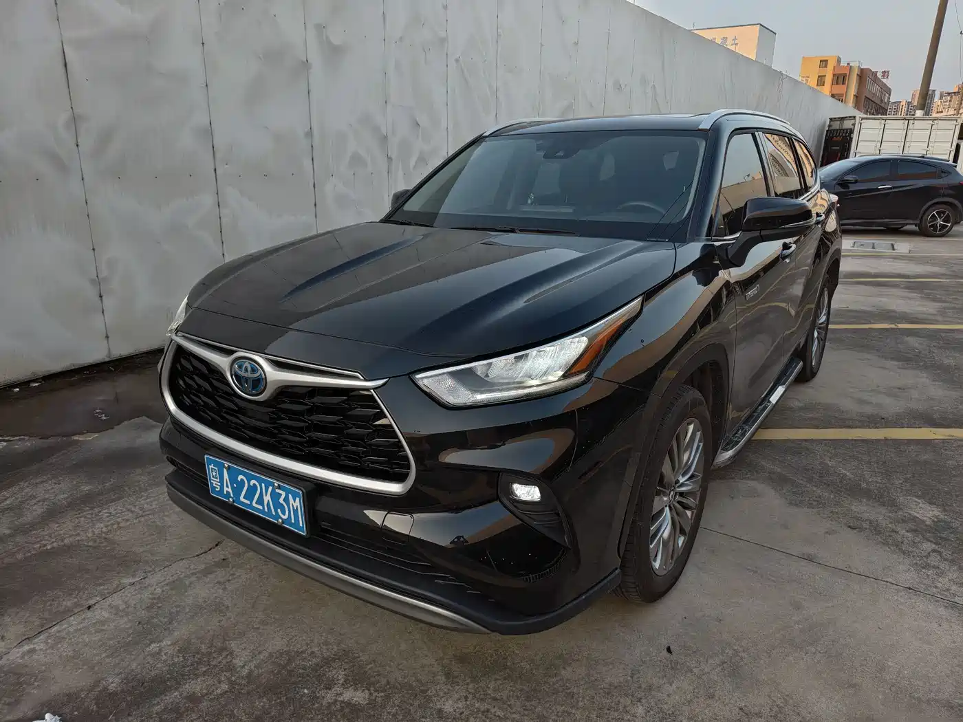 Toyota Highlander 2023 2.5L Smart Hybrid Dual Engine AWD Luxury 7-Seater
