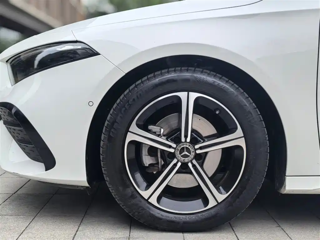 Mercedes-Benz A-Class 2023 A 200 L Fashion фото 12