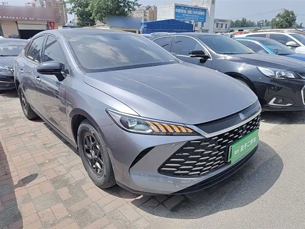 BYD Qin PLUS 2025 DM-i Smart Drive 55KM Leader фото 4