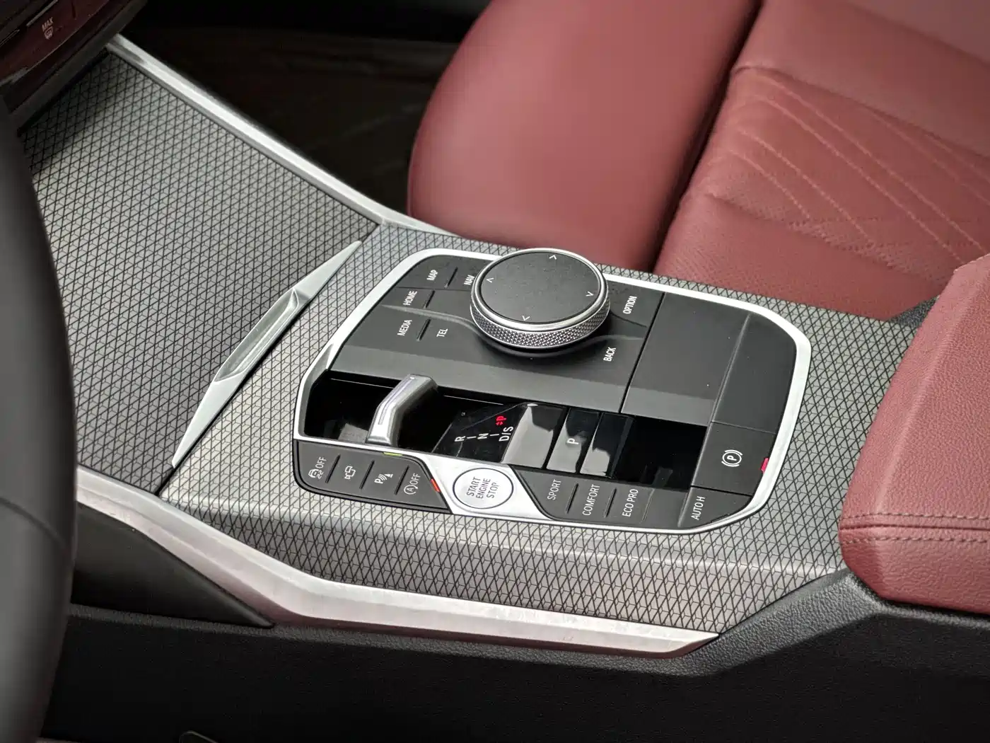 BMW 3 Series 2023 325i M Sport Black Night Package фото 10