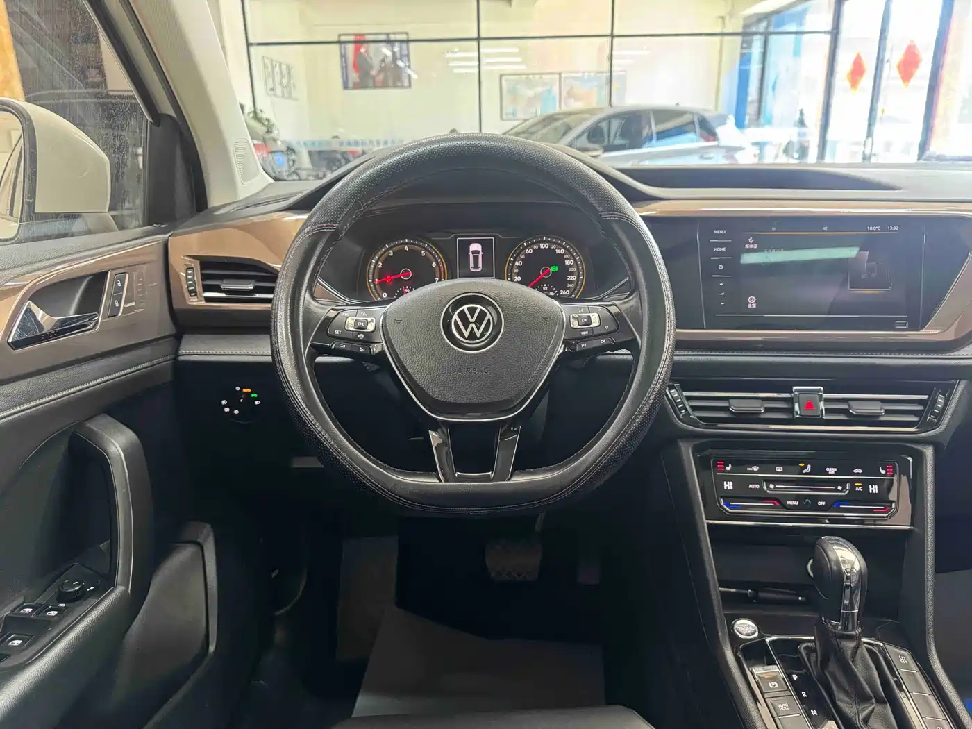 VOLKSWAGEN TUYUE