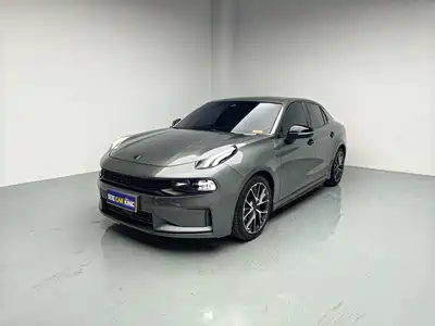 Lynk & Co 03