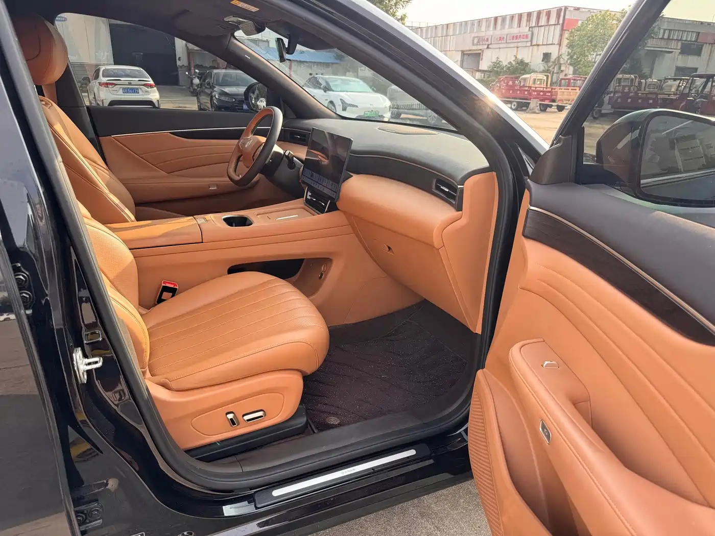 Photo 16 - Dongfeng Aeolus L8