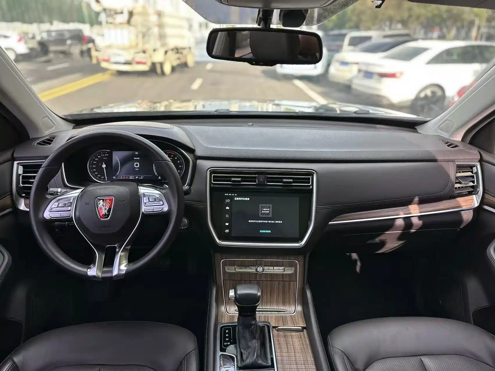Фото 11 - Roewe RX8