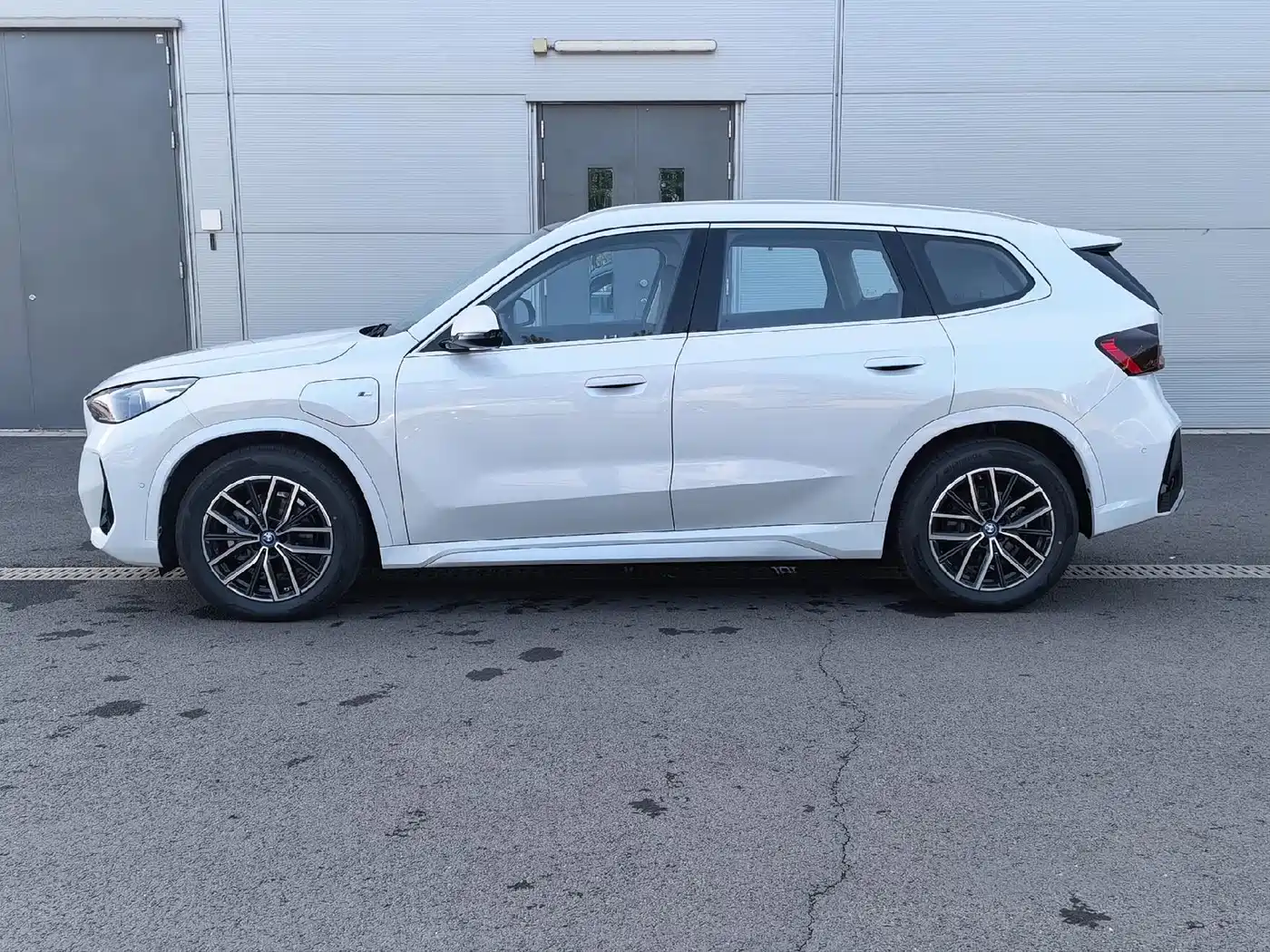 BMW iX1 2025 eDrive25L M Sport Package фото 3
