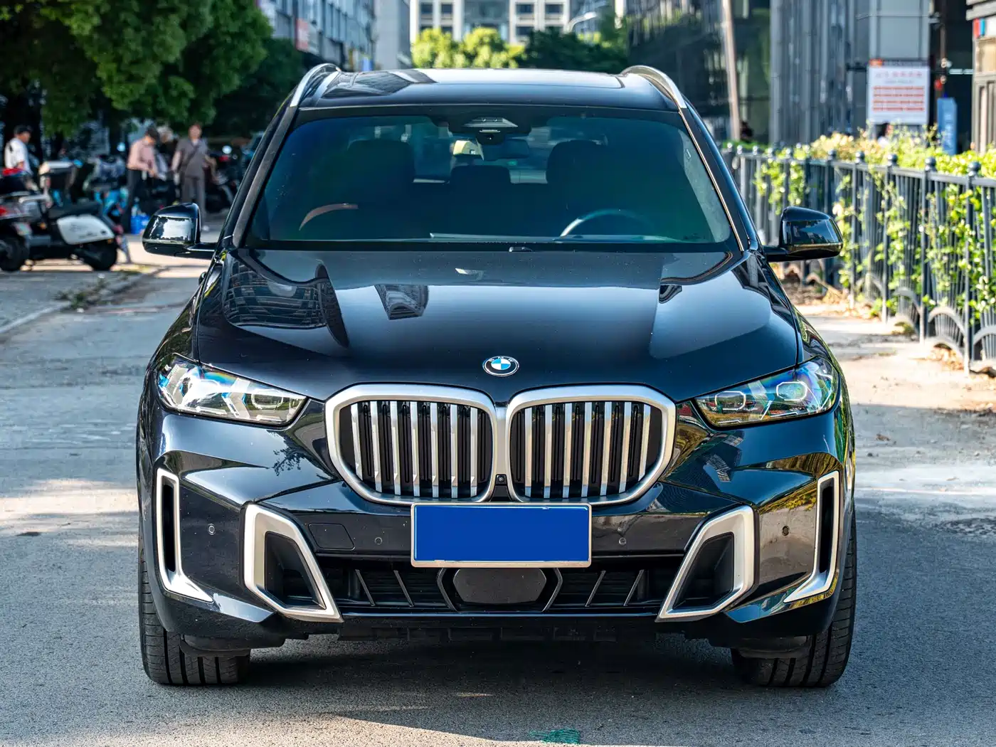 BMW X5 2023 xDrive 40Li M Sport Package фото 2