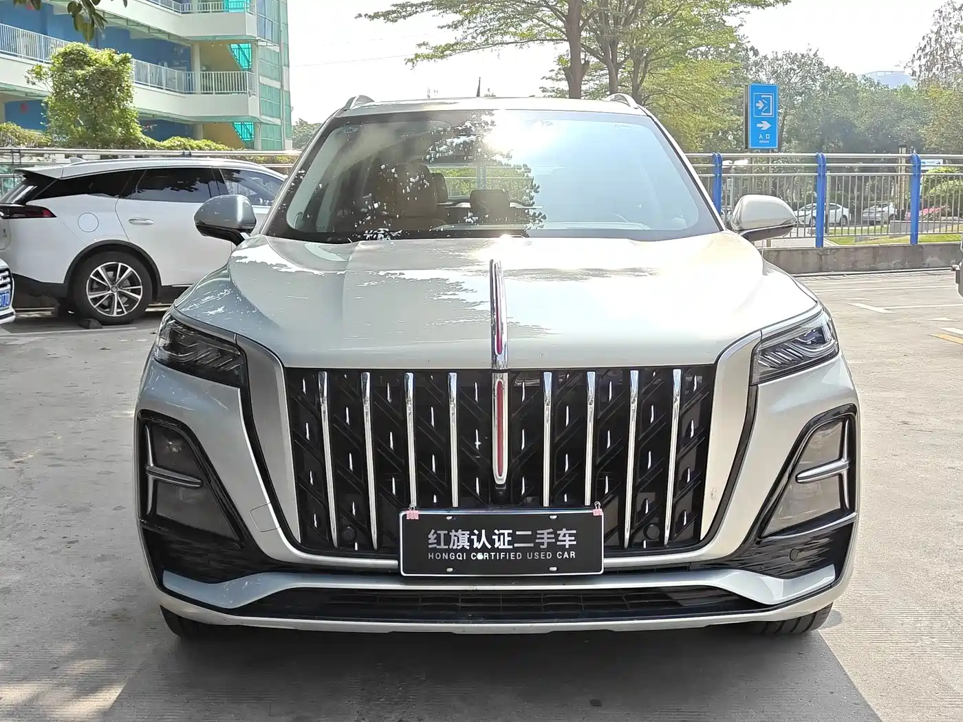 Hongqi HS5 2023 2.0T 4WD Flag Leader Pro фото 2