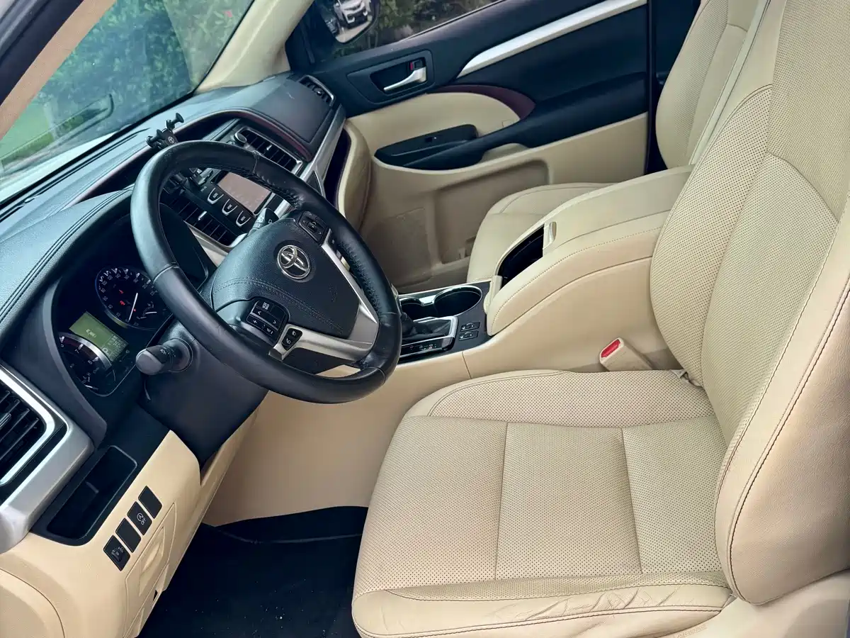 Toyota Highlander 2015 2.0T FWD Luxury Edition 7-seater фото 4