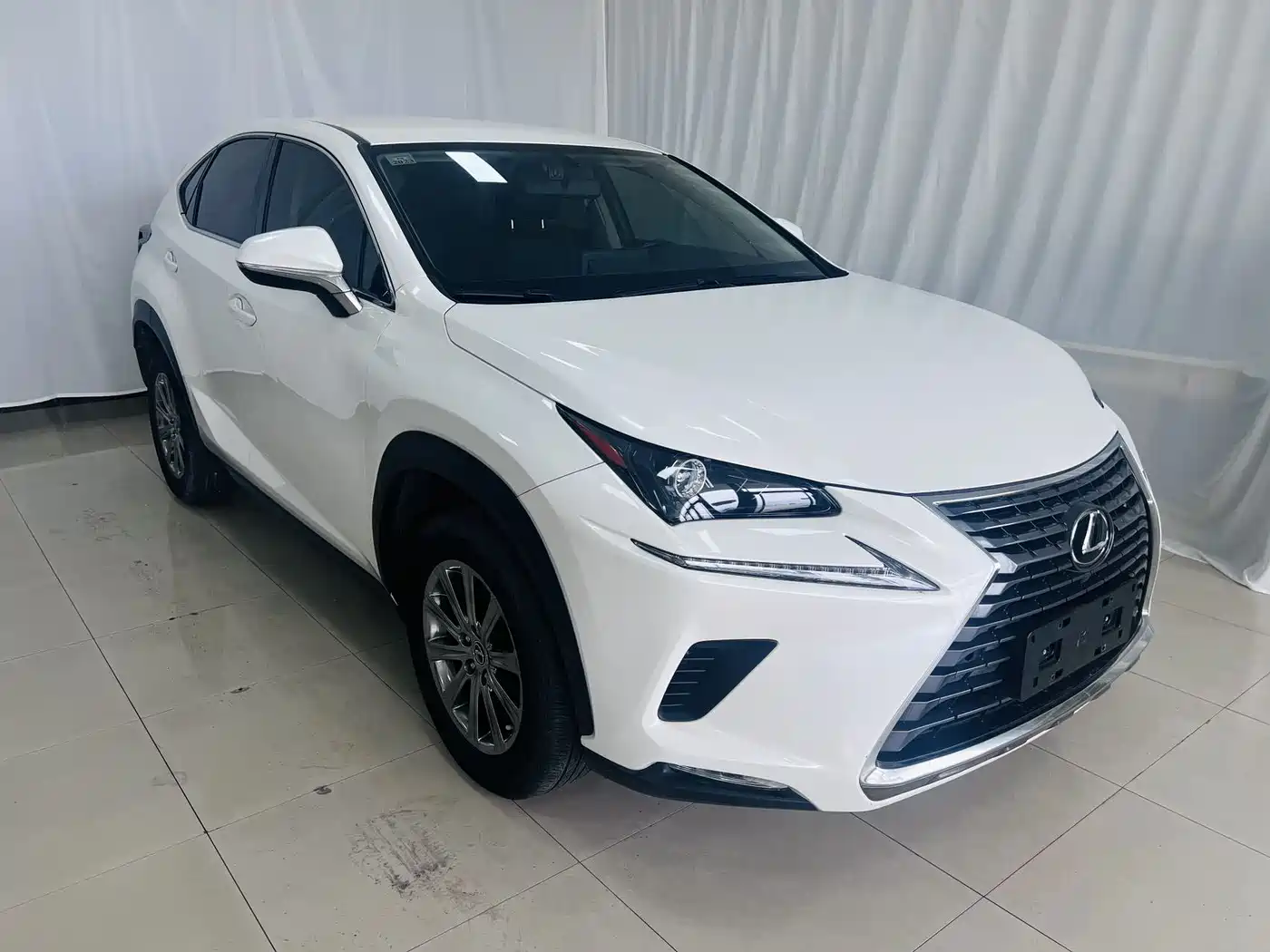 Lexus NX 2020 200 FWD Sharp Edition China VI фото 3