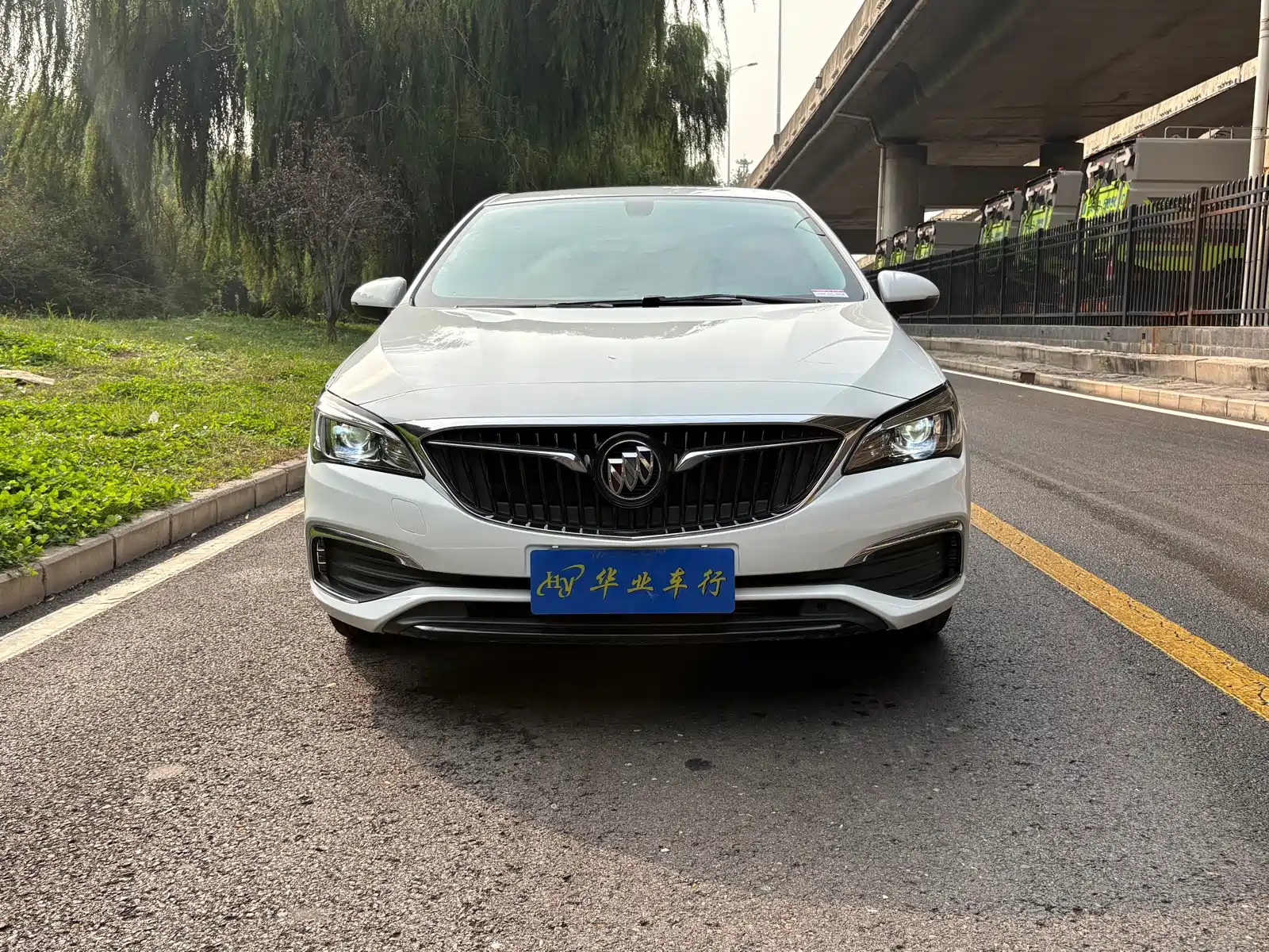 Photo 2 - Buick Verano