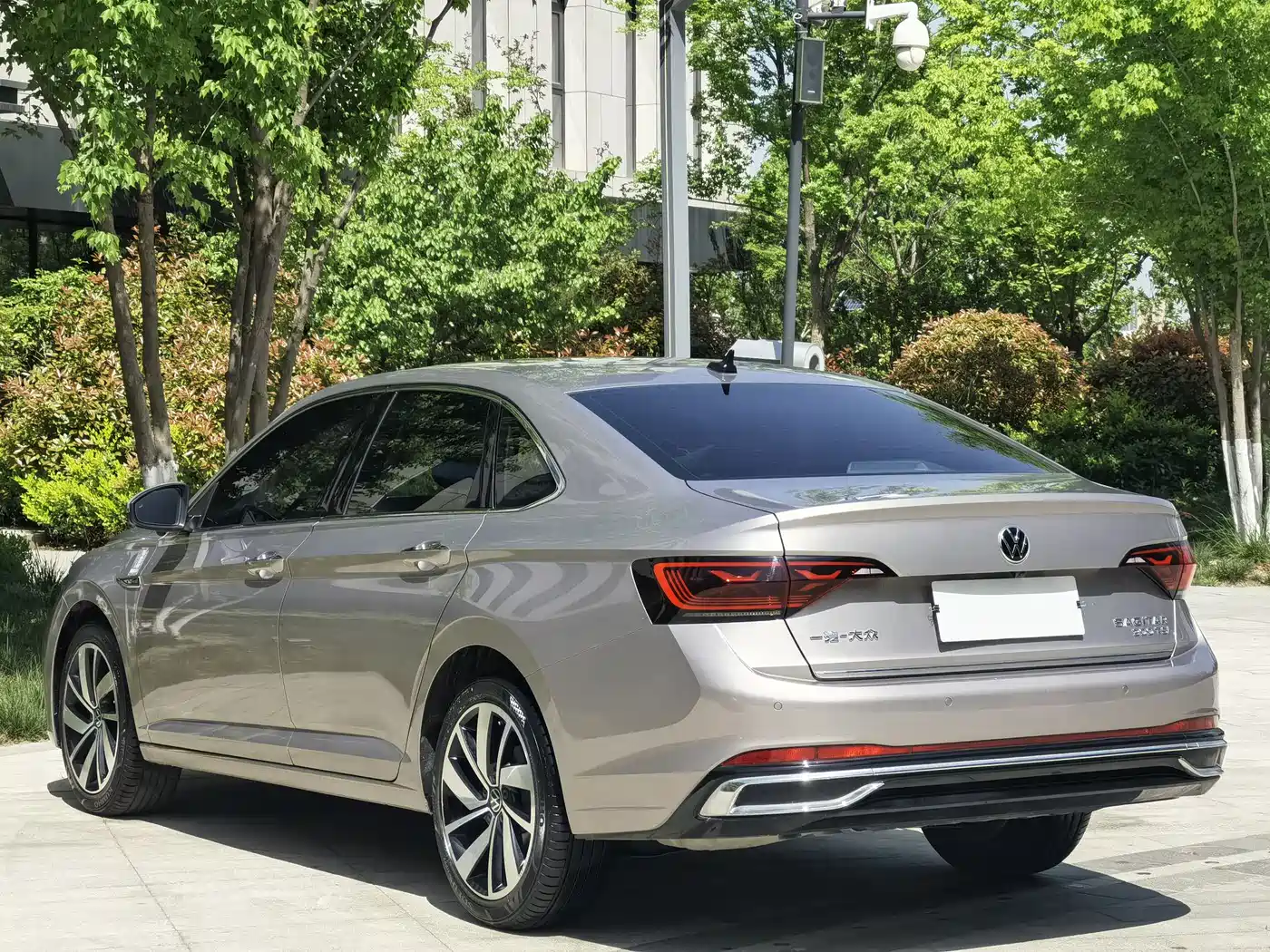 Volkswagen Sagitar 2023 300TSI DSG Excellence Edition фото 6