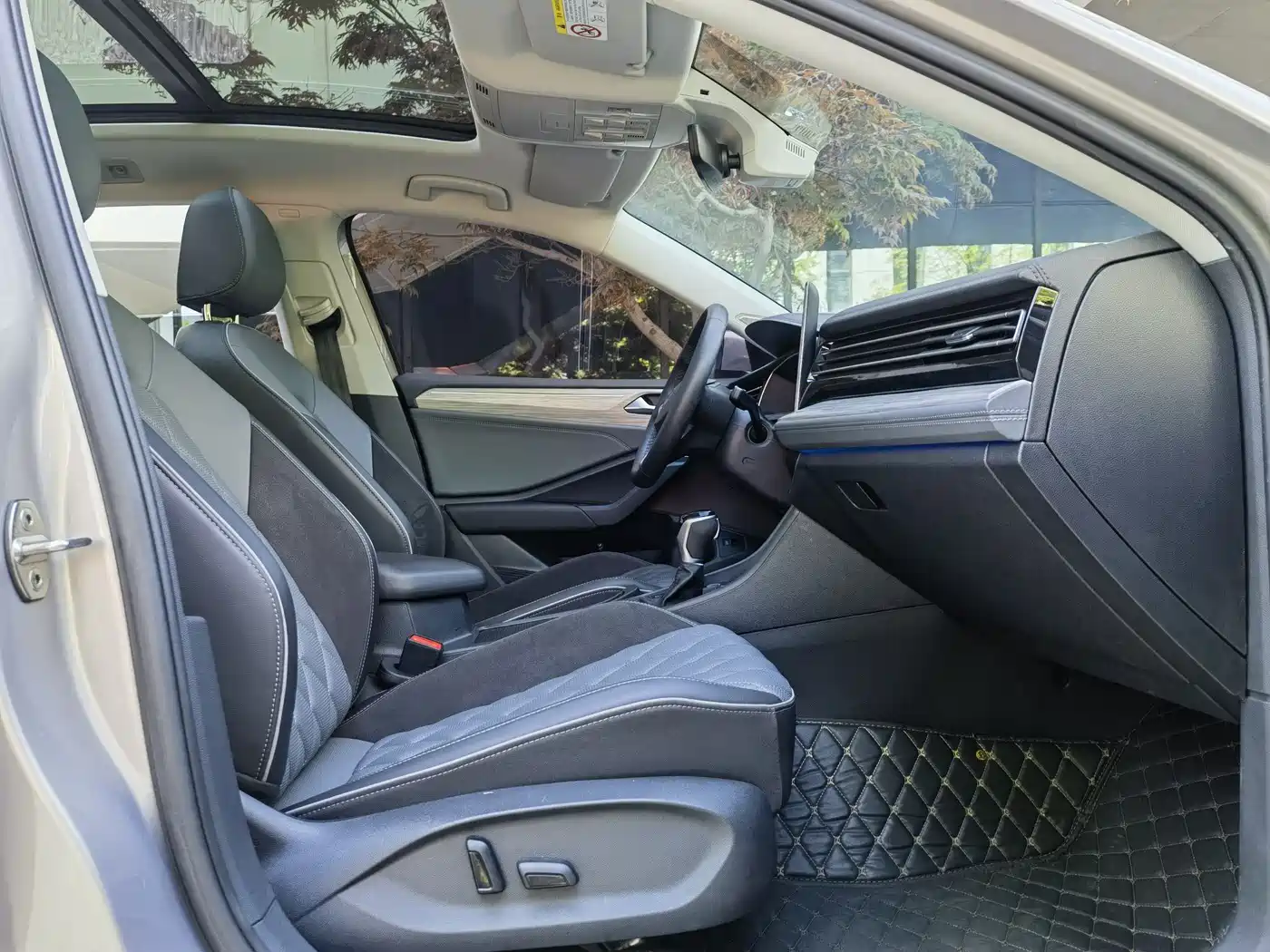 Volkswagen Sagitar 2023 300TSI DSG Excellence Edition фото 11