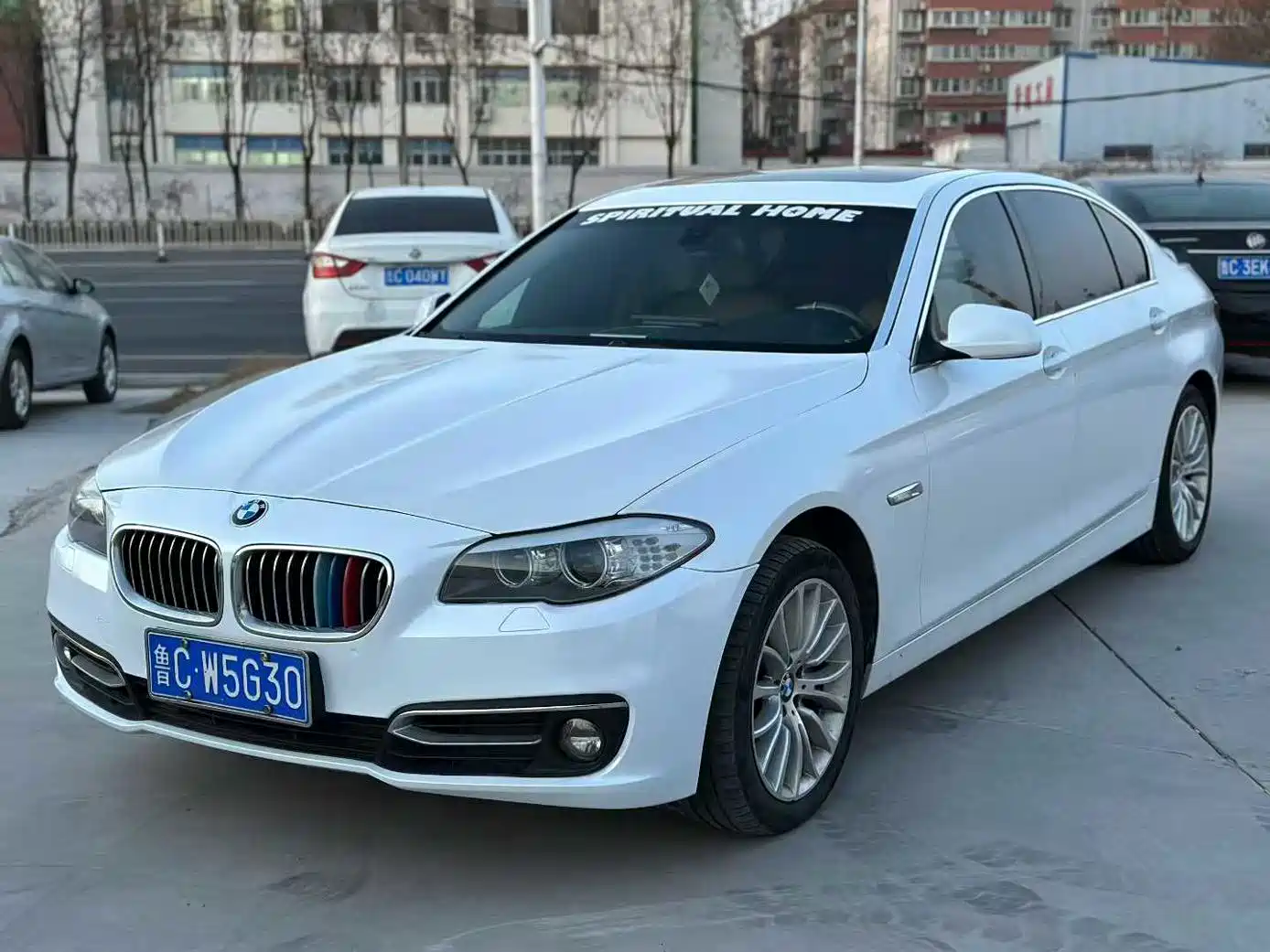 BMW 5 Series 2011 535Li Leading
