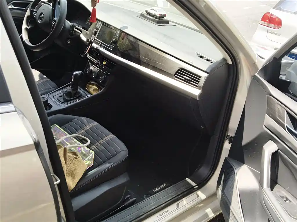 Volkswagen Lavida 2019 280TSI DSG Comfort Edition China VI фото 20