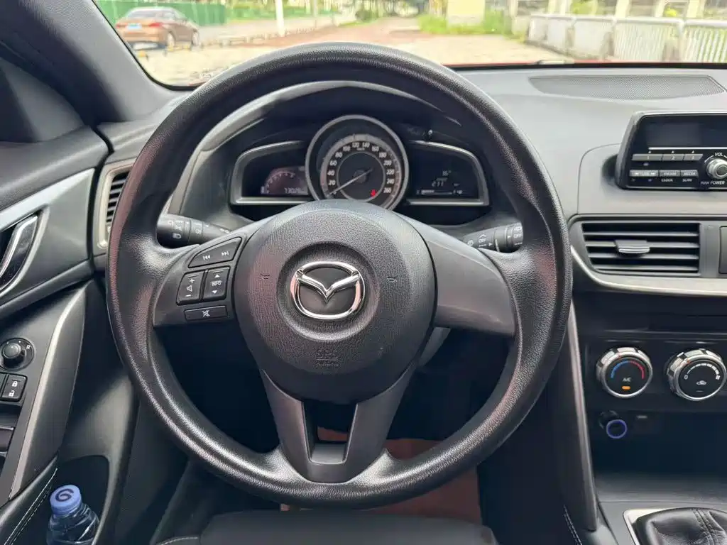 Photo 16 - Mazda CX-4