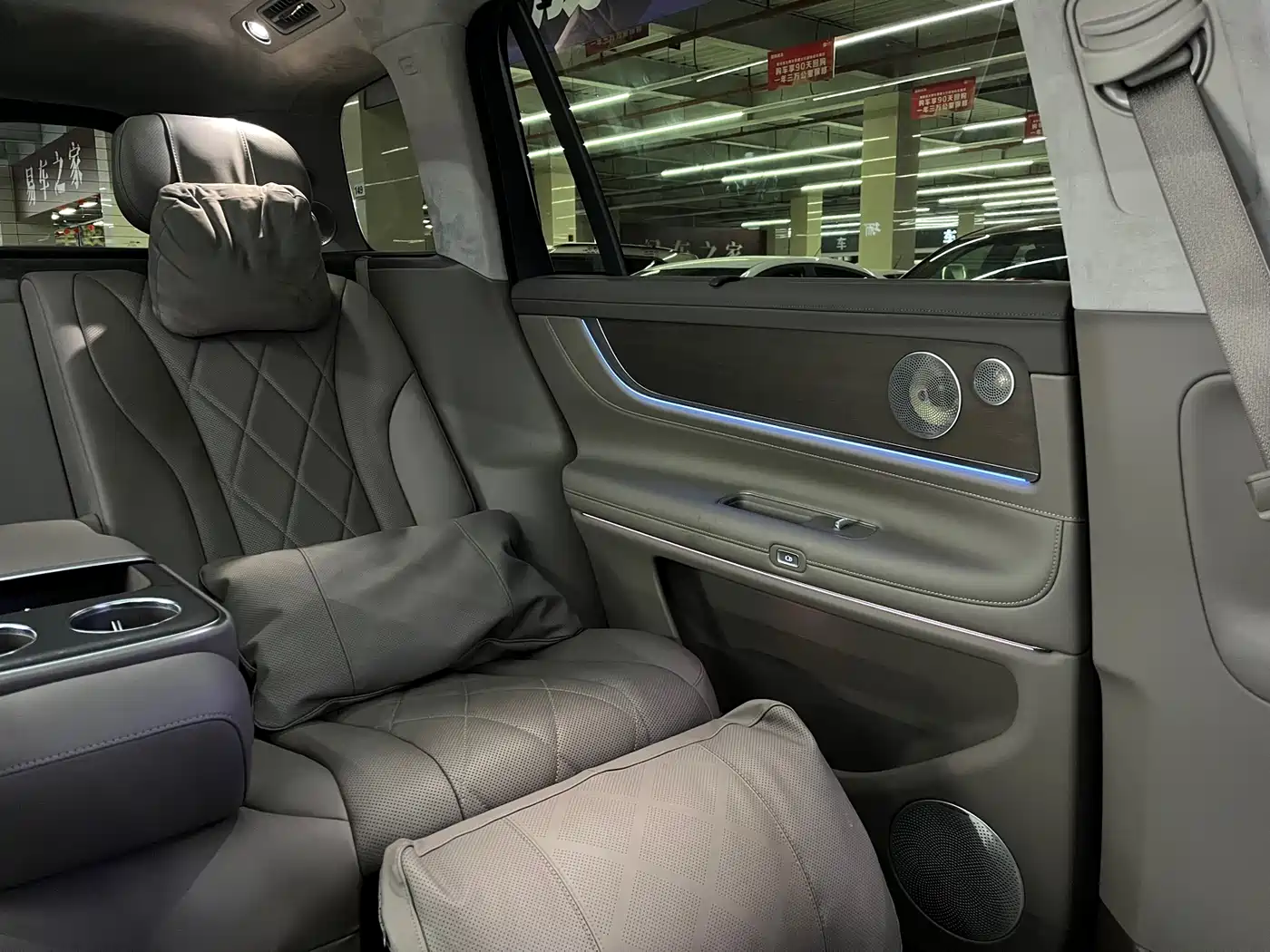 AITO Wenjie AITO M9 2024 Model Extended Range Ultra Edition 52kWh 5-Seater фото 6