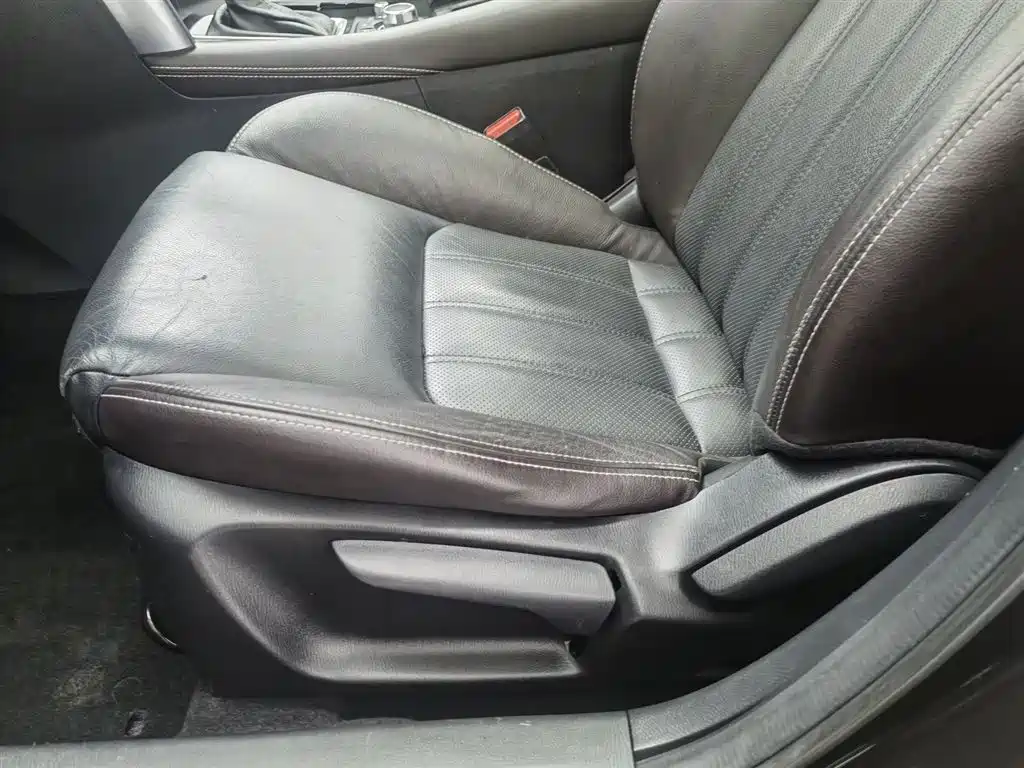 Mazda CX-4 2016 2.0L Automatic 2WD Skyactiv Premium Edition фото 20