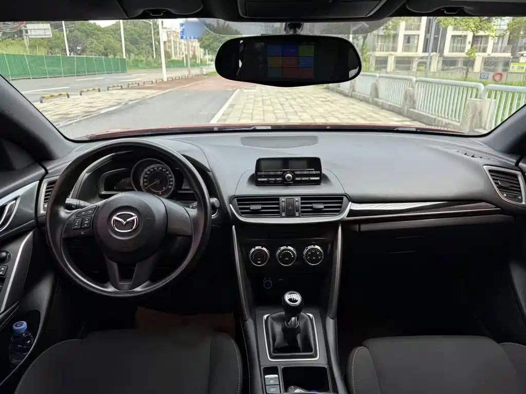 Photo 15 - Mazda CX-4