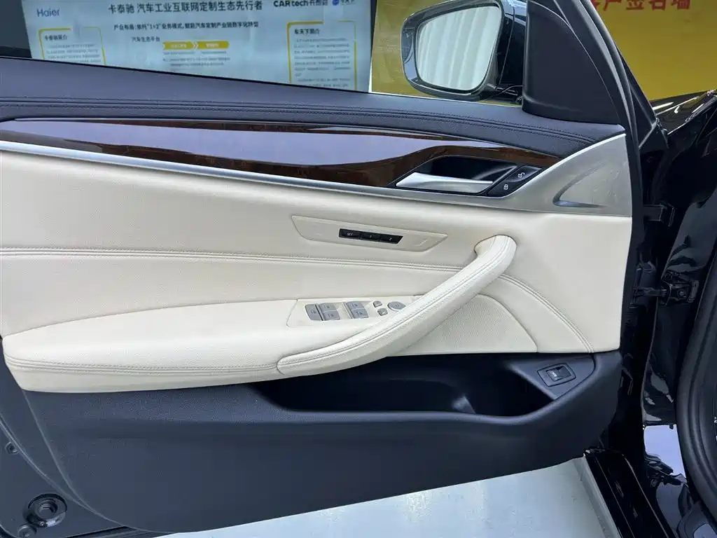 BMW 5 Series 2019 525Li Luxury Package фото 16