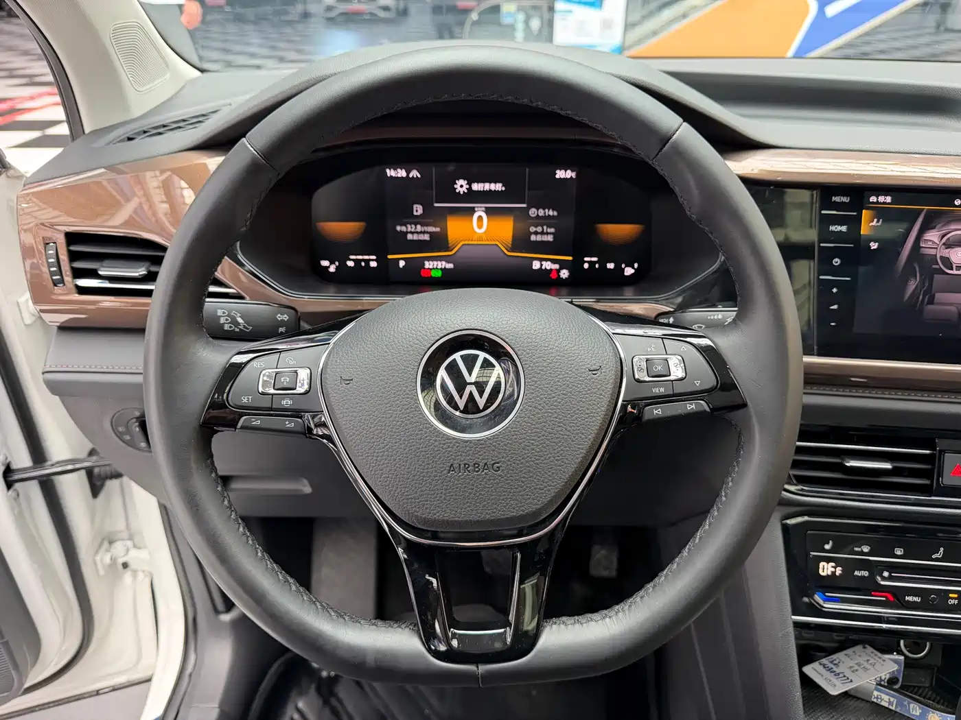 Volkswagen Tharu 2022 280TSI FWD Luxury Edition фото 8