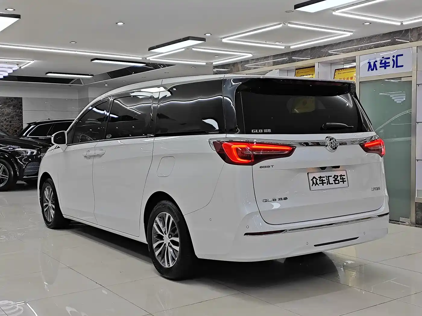 Buick GL8 2021 ES Landlord 653T Premium фото 4