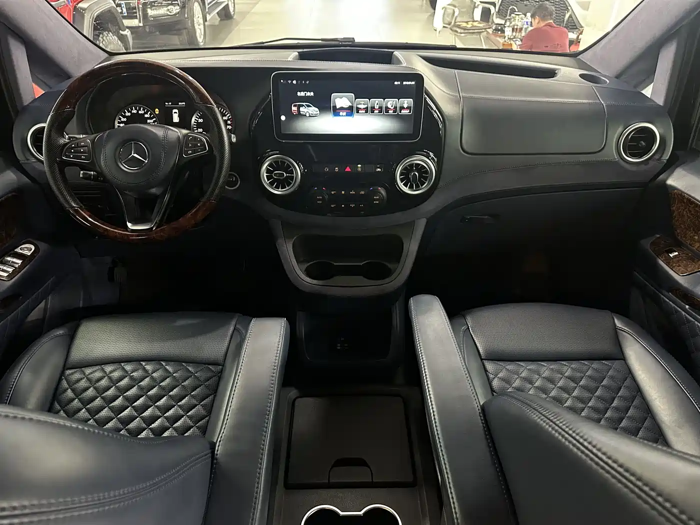 Mercedes-Benz Vito 2018 2.0T Business Edition China VI фото 4
