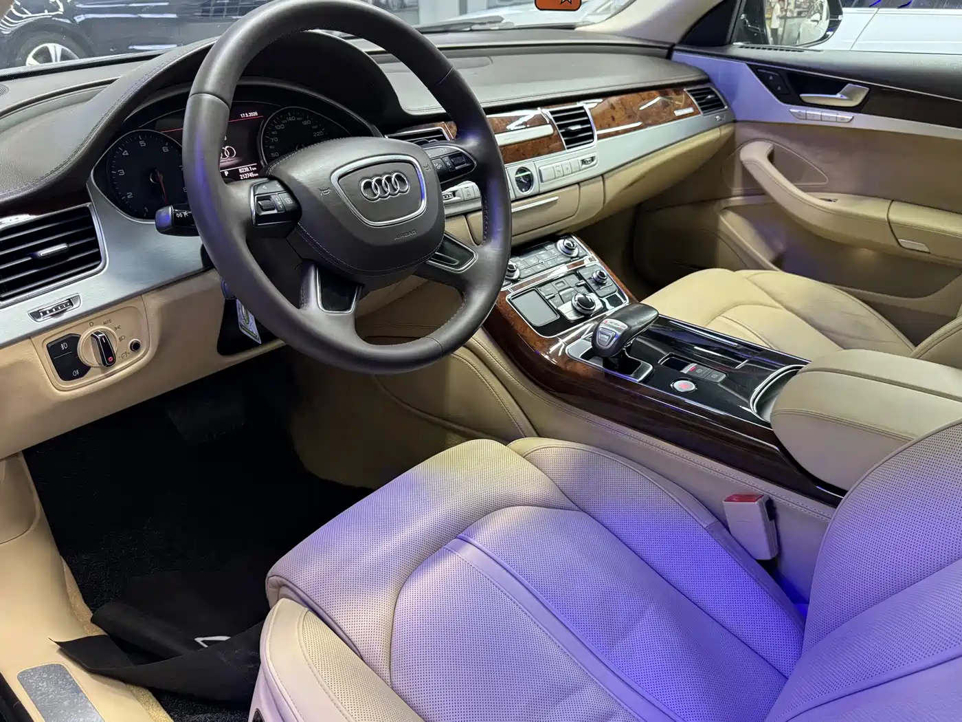 Audi A8 2013 A8L 45 TFSI quattro Luxury фото 4