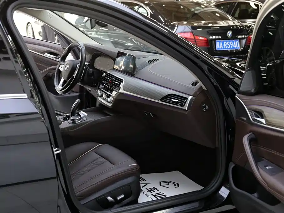 BMW 5 Series 2020 530Li Leading Luxury Package фото 18