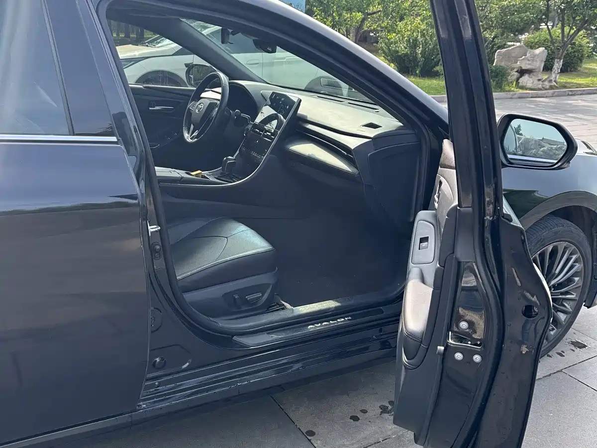 Toyota Avalon 2022 2.0L XLE Premium фото 11
