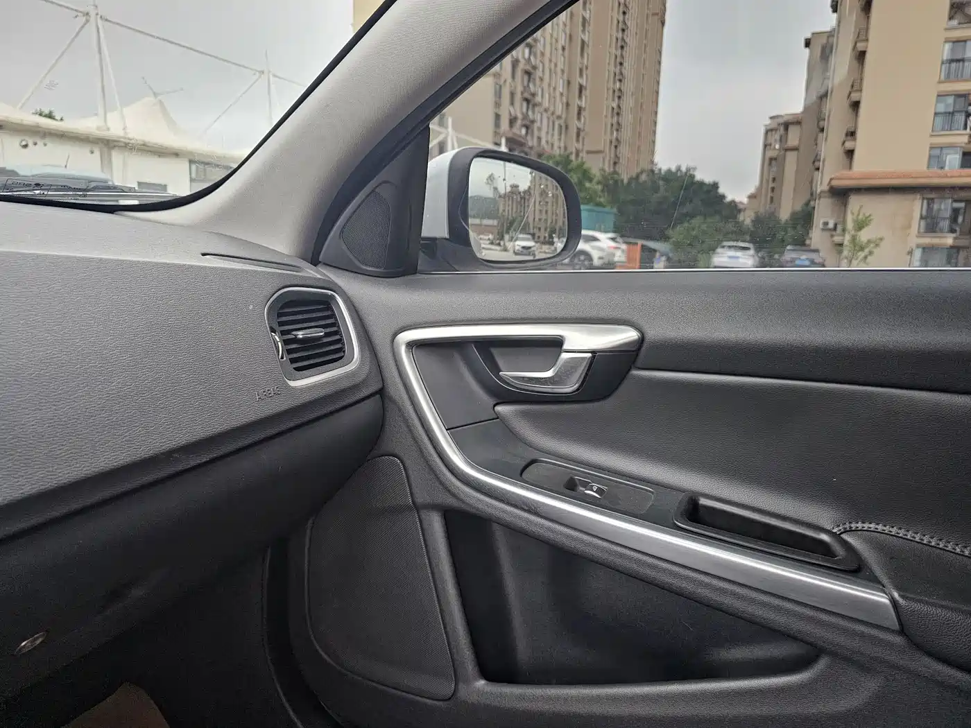 Фото 15 - Volvo S60