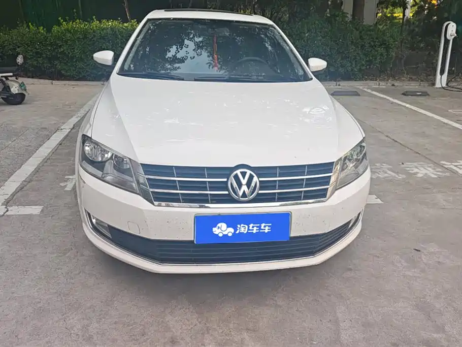 Volkswagen Lavida 2013 1.6L Automatic Comfort Edition фото 2