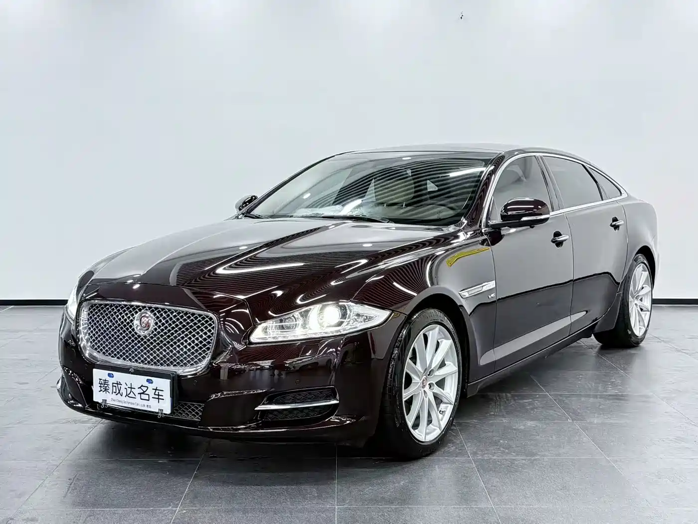 Jaguar XJ 2015 — пригон из Китая