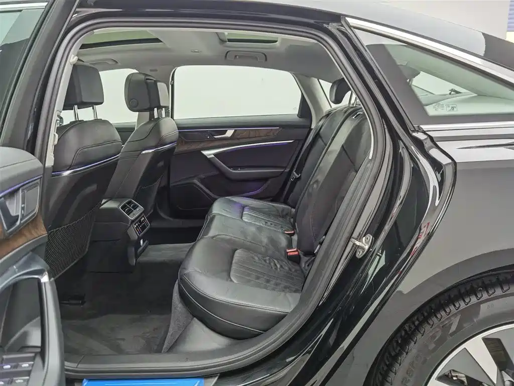 Audi A6L 2021 45 TFSI Exclusive Elegance фото 15